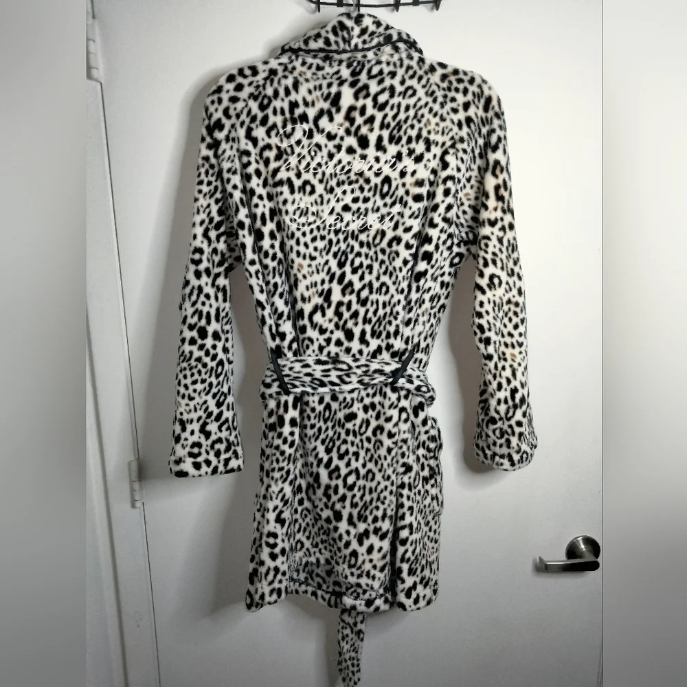Victoria's Secret (Size M/L) Animal Print Plush Fleece Slip Pockets Belted Robe